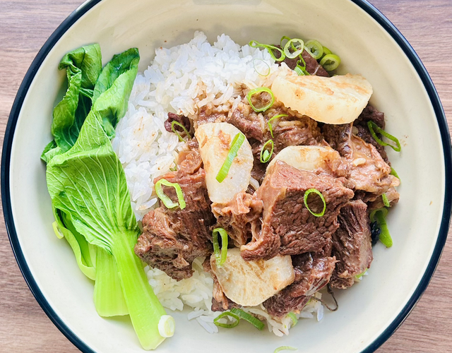 Stewed Beef Brisket Rice (牛腩饭)
