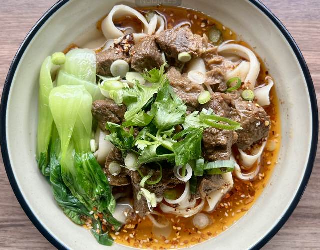 Beef Noodle Soup (牛肉烩面)