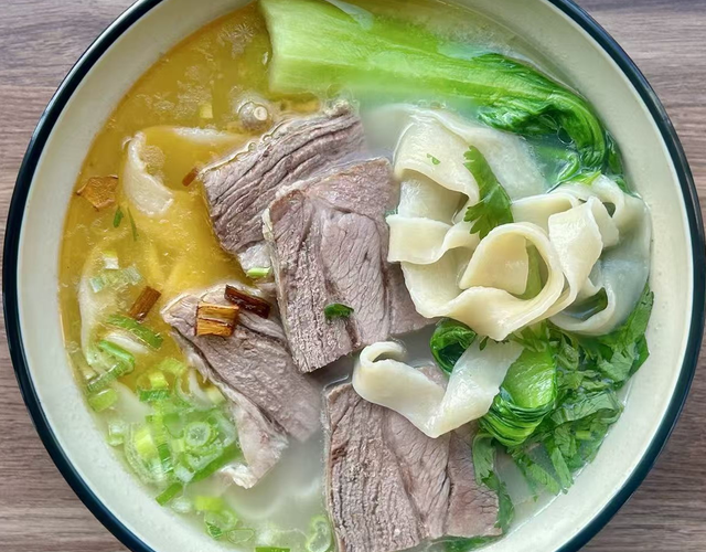 Lamb Noodle Soup (羊肉烩面)